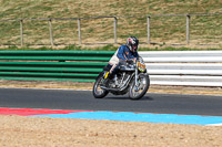 Vintage-motorcycle-club;eventdigitalimages;mallory-park;mallory-park-trackday-photographs;no-limits-trackdays;peter-wileman-photography;trackday-digital-images;trackday-photos;vmcc-festival-1000-bikes-photographs