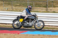 Vintage-motorcycle-club;eventdigitalimages;mallory-park;mallory-park-trackday-photographs;no-limits-trackdays;peter-wileman-photography;trackday-digital-images;trackday-photos;vmcc-festival-1000-bikes-photographs