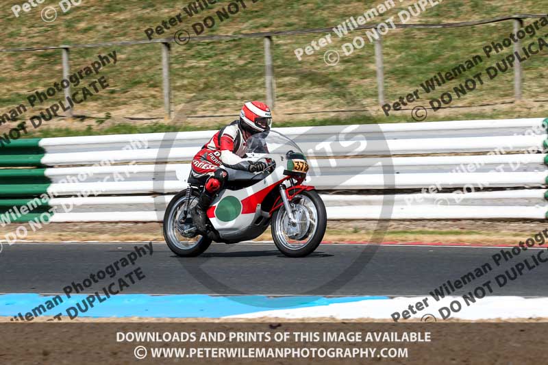 Vintage motorcycle club;eventdigitalimages;mallory park;mallory park trackday photographs;no limits trackdays;peter wileman photography;trackday digital images;trackday photos;vmcc festival 1000 bikes photographs
