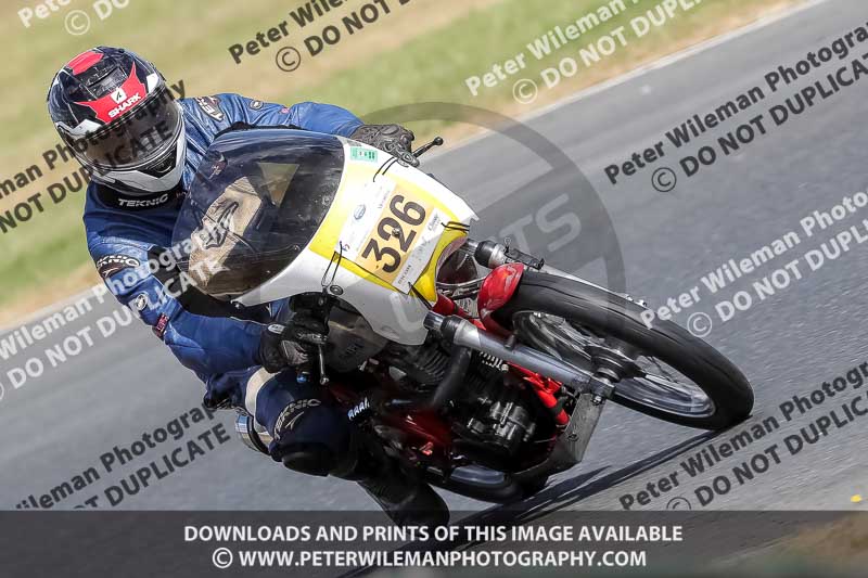 Vintage motorcycle club;eventdigitalimages;mallory park;mallory park trackday photographs;no limits trackdays;peter wileman photography;trackday digital images;trackday photos;vmcc festival 1000 bikes photographs