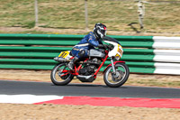 Vintage-motorcycle-club;eventdigitalimages;mallory-park;mallory-park-trackday-photographs;no-limits-trackdays;peter-wileman-photography;trackday-digital-images;trackday-photos;vmcc-festival-1000-bikes-photographs