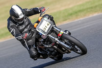 Vintage-motorcycle-club;eventdigitalimages;mallory-park;mallory-park-trackday-photographs;no-limits-trackdays;peter-wileman-photography;trackday-digital-images;trackday-photos;vmcc-festival-1000-bikes-photographs
