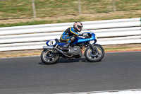 Vintage-motorcycle-club;eventdigitalimages;mallory-park;mallory-park-trackday-photographs;no-limits-trackdays;peter-wileman-photography;trackday-digital-images;trackday-photos;vmcc-festival-1000-bikes-photographs