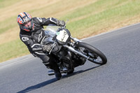 Vintage-motorcycle-club;eventdigitalimages;mallory-park;mallory-park-trackday-photographs;no-limits-trackdays;peter-wileman-photography;trackday-digital-images;trackday-photos;vmcc-festival-1000-bikes-photographs