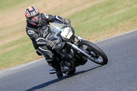 Vintage-motorcycle-club;eventdigitalimages;mallory-park;mallory-park-trackday-photographs;no-limits-trackdays;peter-wileman-photography;trackday-digital-images;trackday-photos;vmcc-festival-1000-bikes-photographs