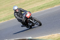 Vintage-motorcycle-club;eventdigitalimages;mallory-park;mallory-park-trackday-photographs;no-limits-trackdays;peter-wileman-photography;trackday-digital-images;trackday-photos;vmcc-festival-1000-bikes-photographs