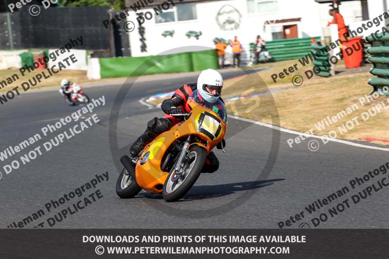 Vintage motorcycle club;eventdigitalimages;mallory park;mallory park trackday photographs;no limits trackdays;peter wileman photography;trackday digital images;trackday photos;vmcc festival 1000 bikes photographs