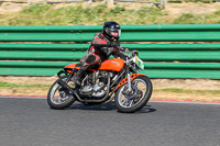 Vintage-motorcycle-club;eventdigitalimages;mallory-park;mallory-park-trackday-photographs;no-limits-trackdays;peter-wileman-photography;trackday-digital-images;trackday-photos;vmcc-festival-1000-bikes-photographs