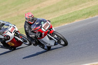 Vintage-motorcycle-club;eventdigitalimages;mallory-park;mallory-park-trackday-photographs;no-limits-trackdays;peter-wileman-photography;trackday-digital-images;trackday-photos;vmcc-festival-1000-bikes-photographs