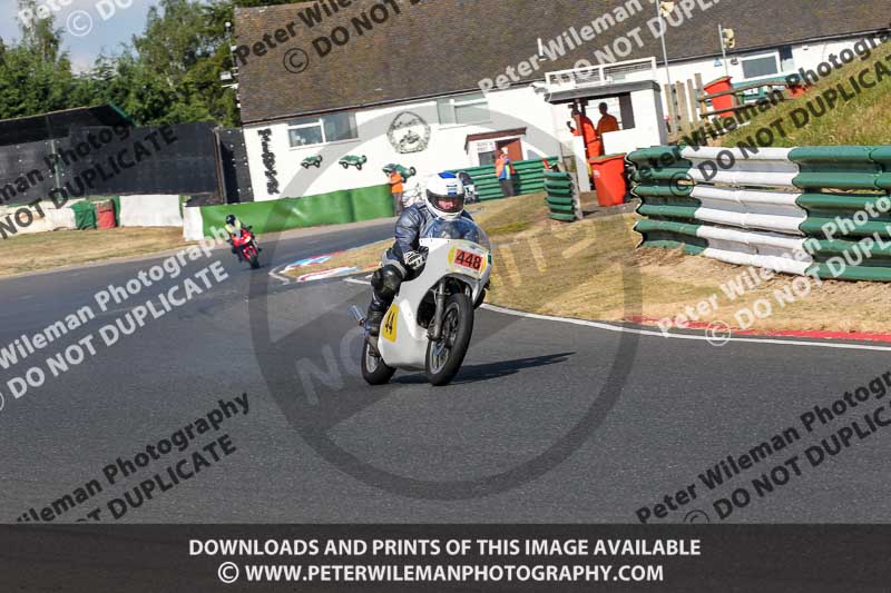 Vintage motorcycle club;eventdigitalimages;mallory park;mallory park trackday photographs;no limits trackdays;peter wileman photography;trackday digital images;trackday photos;vmcc festival 1000 bikes photographs