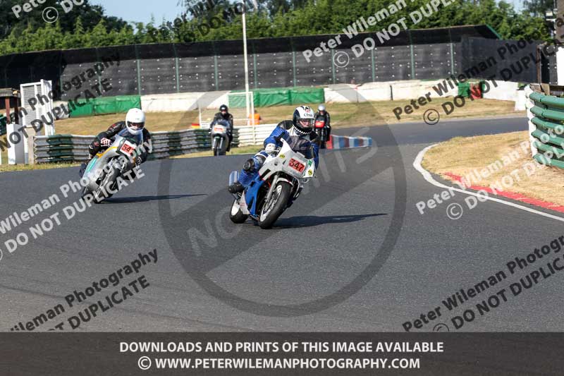 Vintage motorcycle club;eventdigitalimages;mallory park;mallory park trackday photographs;no limits trackdays;peter wileman photography;trackday digital images;trackday photos;vmcc festival 1000 bikes photographs