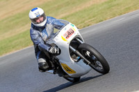Vintage-motorcycle-club;eventdigitalimages;mallory-park;mallory-park-trackday-photographs;no-limits-trackdays;peter-wileman-photography;trackday-digital-images;trackday-photos;vmcc-festival-1000-bikes-photographs