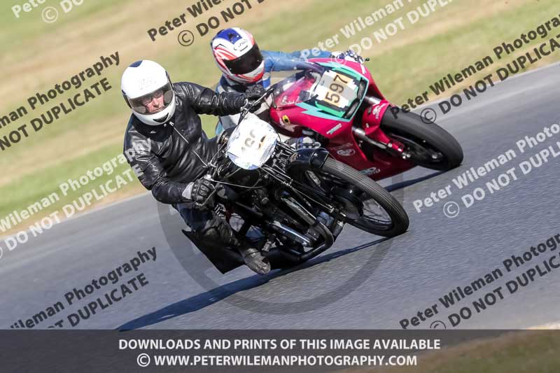 Vintage motorcycle club;eventdigitalimages;mallory park;mallory park trackday photographs;no limits trackdays;peter wileman photography;trackday digital images;trackday photos;vmcc festival 1000 bikes photographs