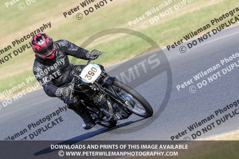 Vintage motorcycle club;eventdigitalimages;mallory park;mallory park trackday photographs;no limits trackdays;peter wileman photography;trackday digital images;trackday photos;vmcc festival 1000 bikes photographs