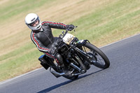 Vintage-motorcycle-club;eventdigitalimages;mallory-park;mallory-park-trackday-photographs;no-limits-trackdays;peter-wileman-photography;trackday-digital-images;trackday-photos;vmcc-festival-1000-bikes-photographs