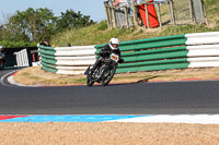 Vintage-motorcycle-club;eventdigitalimages;mallory-park;mallory-park-trackday-photographs;no-limits-trackdays;peter-wileman-photography;trackday-digital-images;trackday-photos;vmcc-festival-1000-bikes-photographs