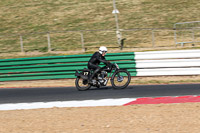 Vintage-motorcycle-club;eventdigitalimages;mallory-park;mallory-park-trackday-photographs;no-limits-trackdays;peter-wileman-photography;trackday-digital-images;trackday-photos;vmcc-festival-1000-bikes-photographs