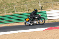 Vintage-motorcycle-club;eventdigitalimages;mallory-park;mallory-park-trackday-photographs;no-limits-trackdays;peter-wileman-photography;trackday-digital-images;trackday-photos;vmcc-festival-1000-bikes-photographs