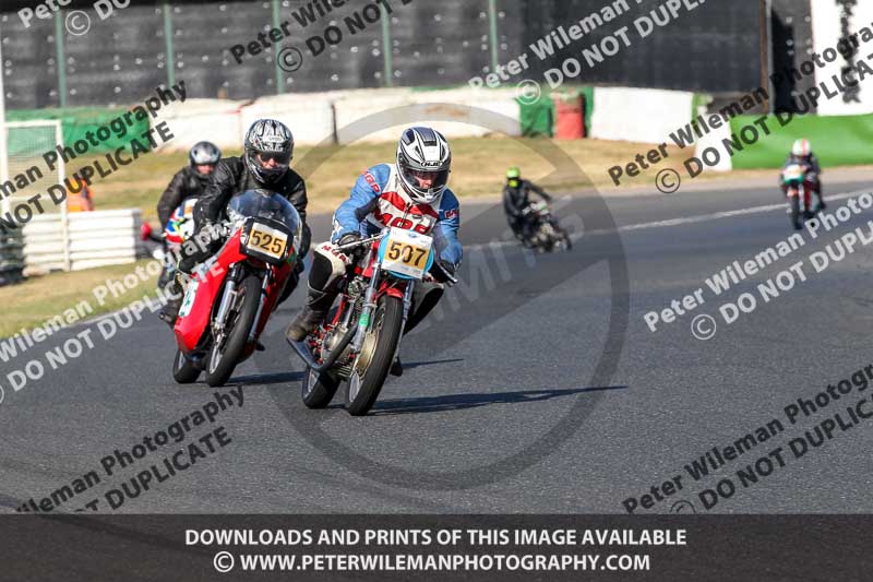 Vintage motorcycle club;eventdigitalimages;mallory park;mallory park trackday photographs;no limits trackdays;peter wileman photography;trackday digital images;trackday photos;vmcc festival 1000 bikes photographs