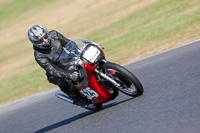 Vintage-motorcycle-club;eventdigitalimages;mallory-park;mallory-park-trackday-photographs;no-limits-trackdays;peter-wileman-photography;trackday-digital-images;trackday-photos;vmcc-festival-1000-bikes-photographs