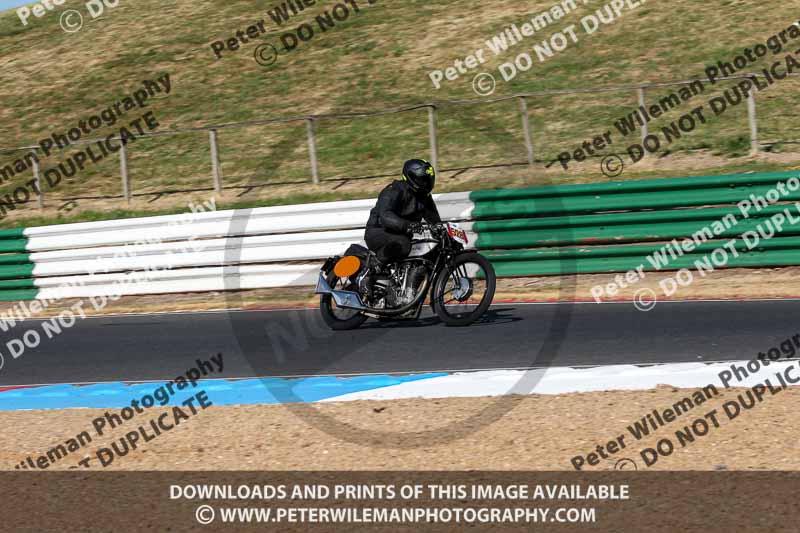 Vintage motorcycle club;eventdigitalimages;mallory park;mallory park trackday photographs;no limits trackdays;peter wileman photography;trackday digital images;trackday photos;vmcc festival 1000 bikes photographs