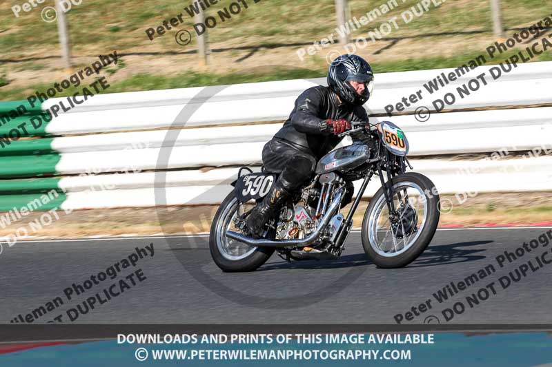 Vintage motorcycle club;eventdigitalimages;mallory park;mallory park trackday photographs;no limits trackdays;peter wileman photography;trackday digital images;trackday photos;vmcc festival 1000 bikes photographs