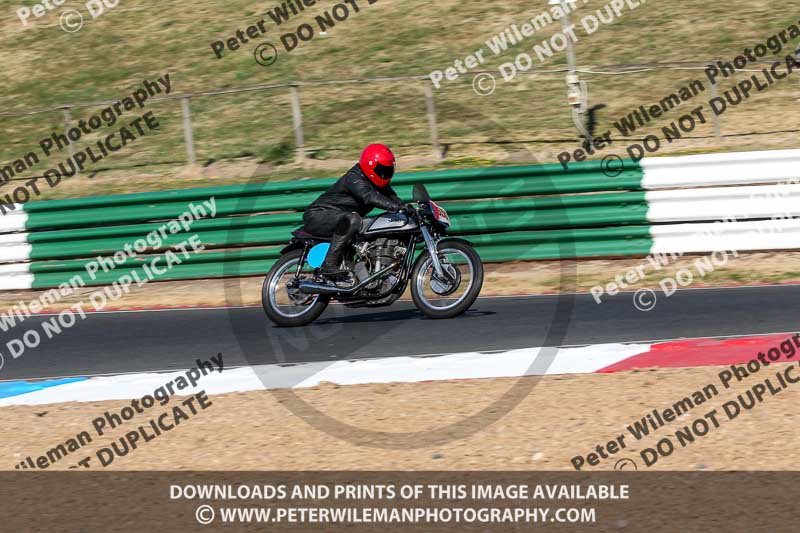 Vintage motorcycle club;eventdigitalimages;mallory park;mallory park trackday photographs;no limits trackdays;peter wileman photography;trackday digital images;trackday photos;vmcc festival 1000 bikes photographs