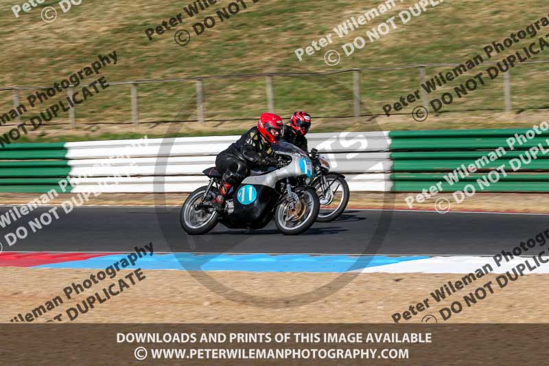 Vintage motorcycle club;eventdigitalimages;mallory park;mallory park trackday photographs;no limits trackdays;peter wileman photography;trackday digital images;trackday photos;vmcc festival 1000 bikes photographs