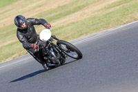 Vintage-motorcycle-club;eventdigitalimages;mallory-park;mallory-park-trackday-photographs;no-limits-trackdays;peter-wileman-photography;trackday-digital-images;trackday-photos;vmcc-festival-1000-bikes-photographs