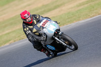 Vintage-motorcycle-club;eventdigitalimages;mallory-park;mallory-park-trackday-photographs;no-limits-trackdays;peter-wileman-photography;trackday-digital-images;trackday-photos;vmcc-festival-1000-bikes-photographs