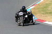 Vintage-motorcycle-club;eventdigitalimages;mallory-park;mallory-park-trackday-photographs;no-limits-trackdays;peter-wileman-photography;trackday-digital-images;trackday-photos;vmcc-festival-1000-bikes-photographs