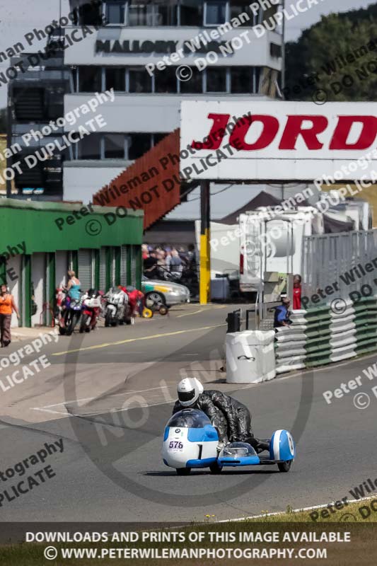 Vintage motorcycle club;eventdigitalimages;mallory park;mallory park trackday photographs;no limits trackdays;peter wileman photography;trackday digital images;trackday photos;vmcc festival 1000 bikes photographs