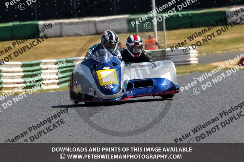 Vintage motorcycle club;eventdigitalimages;mallory park;mallory park trackday photographs;no limits trackdays;peter wileman photography;trackday digital images;trackday photos;vmcc festival 1000 bikes photographs