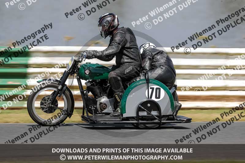 Vintage motorcycle club;eventdigitalimages;mallory park;mallory park trackday photographs;no limits trackdays;peter wileman photography;trackday digital images;trackday photos;vmcc festival 1000 bikes photographs