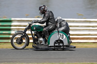 Vintage-motorcycle-club;eventdigitalimages;mallory-park;mallory-park-trackday-photographs;no-limits-trackdays;peter-wileman-photography;trackday-digital-images;trackday-photos;vmcc-festival-1000-bikes-photographs