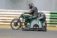 Vintage-motorcycle-club;eventdigitalimages;mallory-park;mallory-park-trackday-photographs;no-limits-trackdays;peter-wileman-photography;trackday-digital-images;trackday-photos;vmcc-festival-1000-bikes-photographs