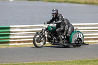 Vintage-motorcycle-club;eventdigitalimages;mallory-park;mallory-park-trackday-photographs;no-limits-trackdays;peter-wileman-photography;trackday-digital-images;trackday-photos;vmcc-festival-1000-bikes-photographs