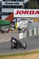 Vintage-motorcycle-club;eventdigitalimages;mallory-park;mallory-park-trackday-photographs;no-limits-trackdays;peter-wileman-photography;trackday-digital-images;trackday-photos;vmcc-festival-1000-bikes-photographs