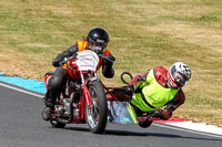 Vintage-motorcycle-club;eventdigitalimages;mallory-park;mallory-park-trackday-photographs;no-limits-trackdays;peter-wileman-photography;trackday-digital-images;trackday-photos;vmcc-festival-1000-bikes-photographs