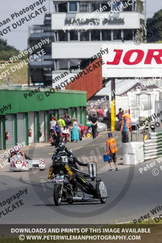 Vintage motorcycle club;eventdigitalimages;mallory park;mallory park trackday photographs;no limits trackdays;peter wileman photography;trackday digital images;trackday photos;vmcc festival 1000 bikes photographs
