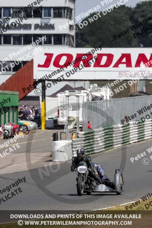 Vintage motorcycle club;eventdigitalimages;mallory park;mallory park trackday photographs;no limits trackdays;peter wileman photography;trackday digital images;trackday photos;vmcc festival 1000 bikes photographs