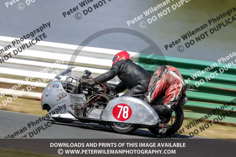 Vintage motorcycle club;eventdigitalimages;mallory park;mallory park trackday photographs;no limits trackdays;peter wileman photography;trackday digital images;trackday photos;vmcc festival 1000 bikes photographs