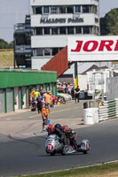 Vintage-motorcycle-club;eventdigitalimages;mallory-park;mallory-park-trackday-photographs;no-limits-trackdays;peter-wileman-photography;trackday-digital-images;trackday-photos;vmcc-festival-1000-bikes-photographs