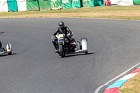 Vintage-motorcycle-club;eventdigitalimages;mallory-park;mallory-park-trackday-photographs;no-limits-trackdays;peter-wileman-photography;trackday-digital-images;trackday-photos;vmcc-festival-1000-bikes-photographs