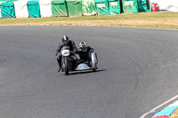 Vintage-motorcycle-club;eventdigitalimages;mallory-park;mallory-park-trackday-photographs;no-limits-trackdays;peter-wileman-photography;trackday-digital-images;trackday-photos;vmcc-festival-1000-bikes-photographs