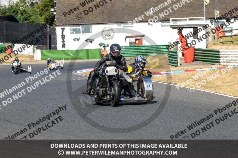 Vintage motorcycle club;eventdigitalimages;mallory park;mallory park trackday photographs;no limits trackdays;peter wileman photography;trackday digital images;trackday photos;vmcc festival 1000 bikes photographs