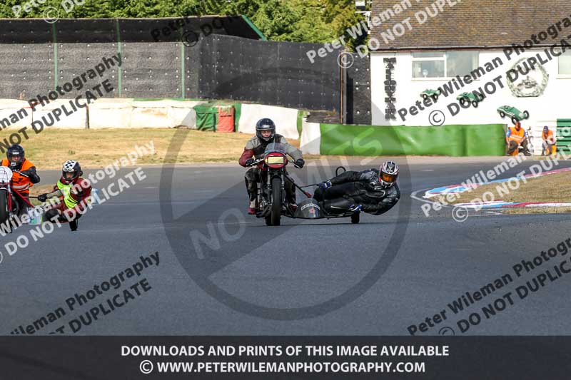 Vintage motorcycle club;eventdigitalimages;mallory park;mallory park trackday photographs;no limits trackdays;peter wileman photography;trackday digital images;trackday photos;vmcc festival 1000 bikes photographs