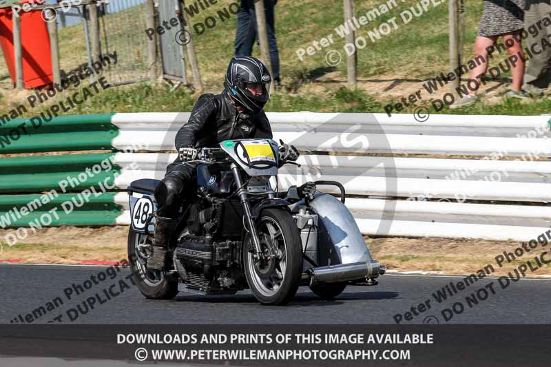 Vintage motorcycle club;eventdigitalimages;mallory park;mallory park trackday photographs;no limits trackdays;peter wileman photography;trackday digital images;trackday photos;vmcc festival 1000 bikes photographs