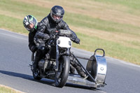 Vintage-motorcycle-club;eventdigitalimages;mallory-park;mallory-park-trackday-photographs;no-limits-trackdays;peter-wileman-photography;trackday-digital-images;trackday-photos;vmcc-festival-1000-bikes-photographs