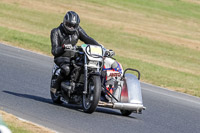 Vintage-motorcycle-club;eventdigitalimages;mallory-park;mallory-park-trackday-photographs;no-limits-trackdays;peter-wileman-photography;trackday-digital-images;trackday-photos;vmcc-festival-1000-bikes-photographs